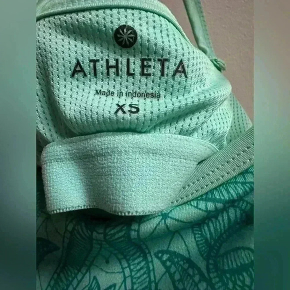 LIKE NEW | Athleta Women’s Harmonious Tank Top | Green | Size XS - Picture 6 of 11